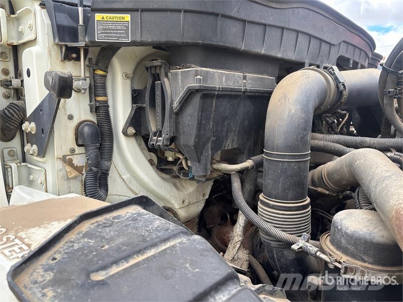 International 7500 Kabíny a interiér