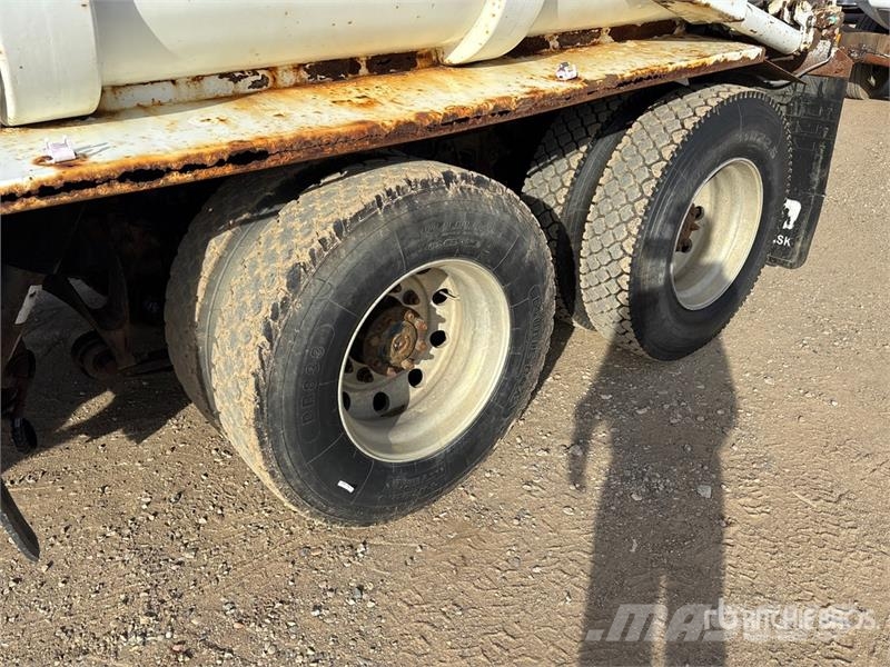 International 7500SBA 6x4 Waste Collection Truck Camion poubelle