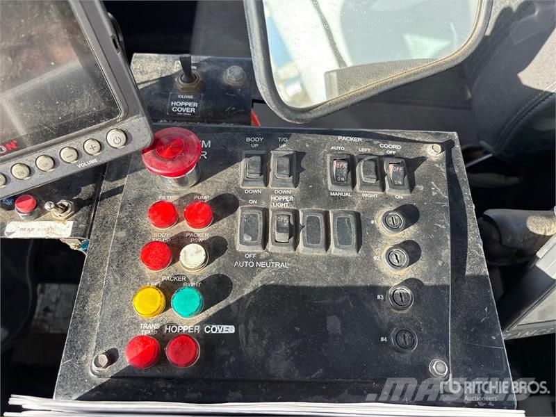 International 7500SBA 6x4 Waste Collection Truck Camion poubelle