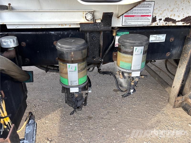 International 7500SBA 6x4 Waste Collection Truck Camion poubelle