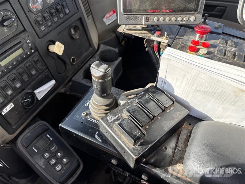 International 7500SBA 6x4 Waste Collection Truck Camion poubelle