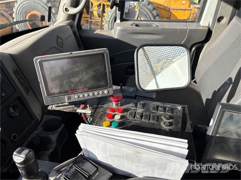 International 7500SBA 6x4 Waste Collection Truck Camion poubelle