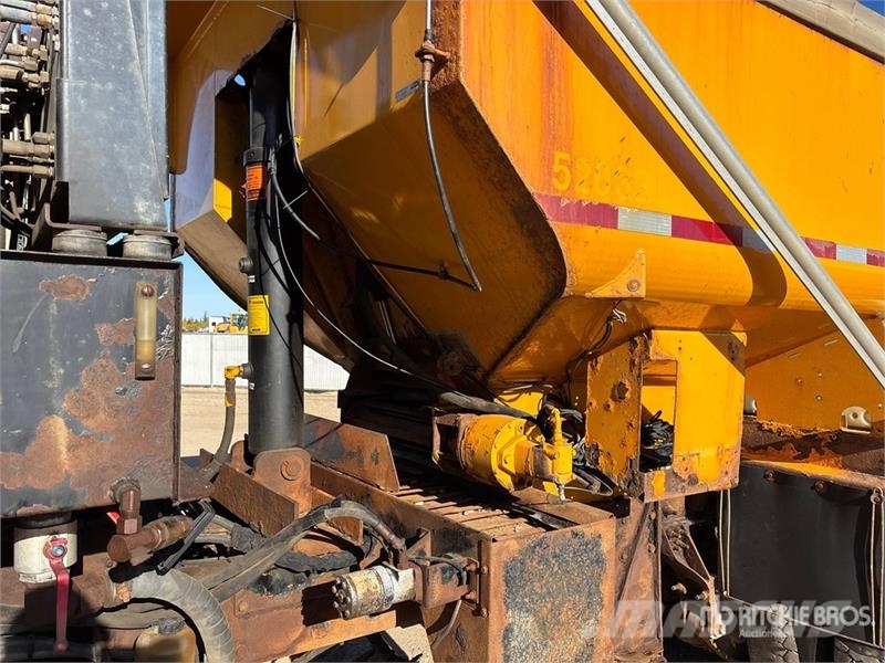International 7600 6x4 Snow Plow Truck Municipal / general purpose vehicles