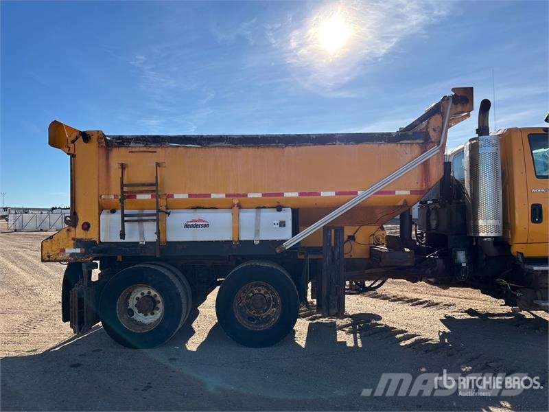 International 7600 6x4 Snow Plow Truck Municipal / general purpose vehicles