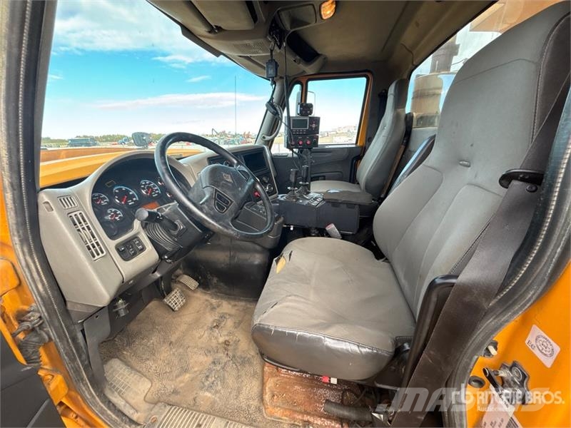 International 7600 6x4 Snow Plow Truck Municipal / general purpose vehicles