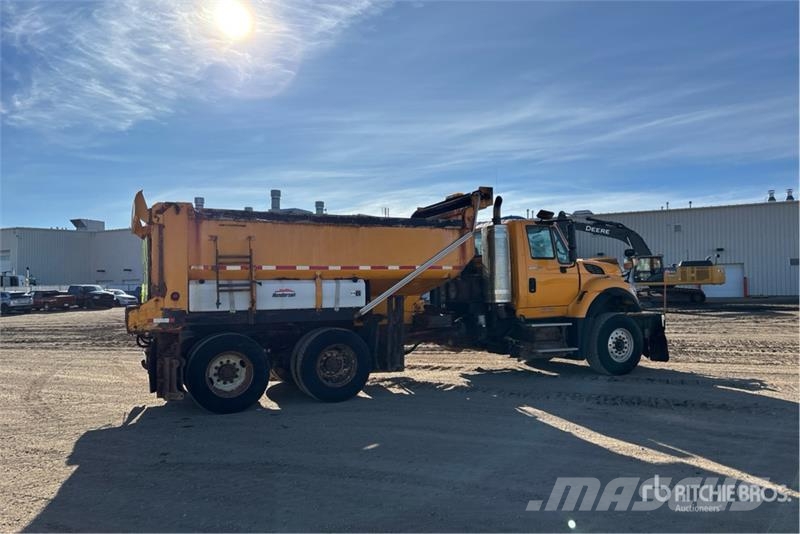 International 7600 6x4 Snow Plow Truck Municipal / general purpose vehicles