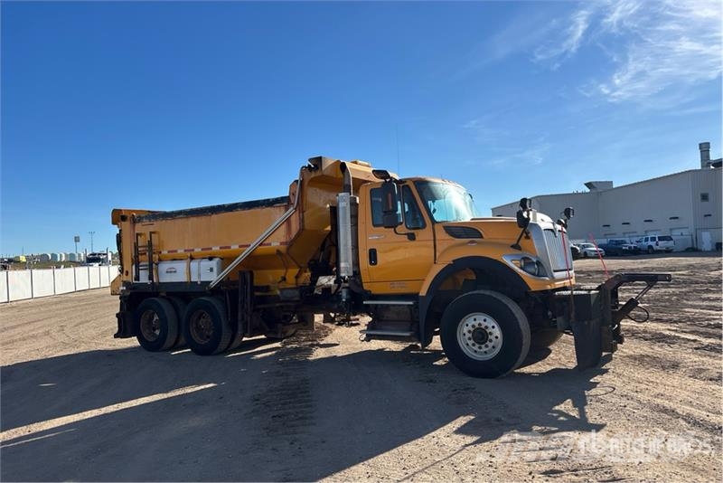 International 7600 6x4 Snow Plow Truck Municipal / general purpose vehicles