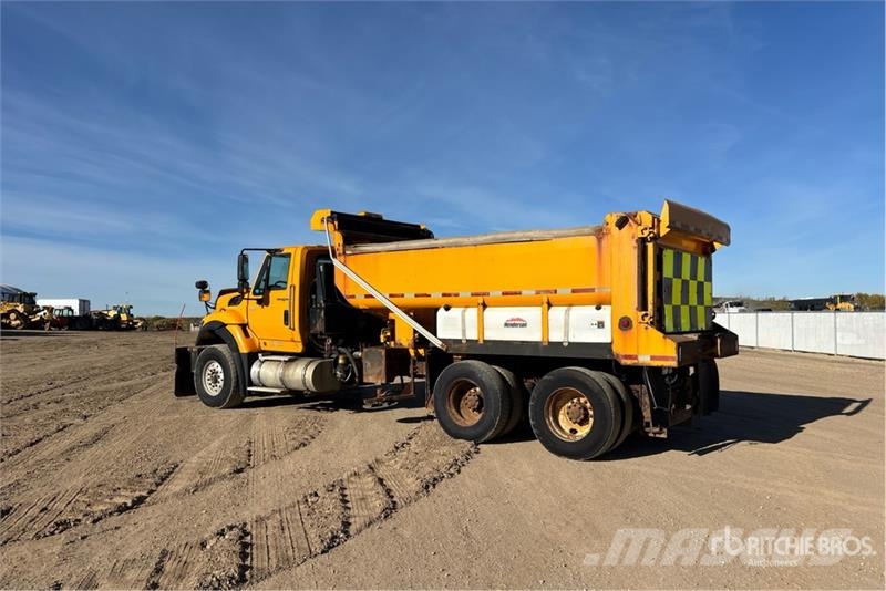 International 7600 6x4 Snow Plow Truck Municipal / general purpose vehicles