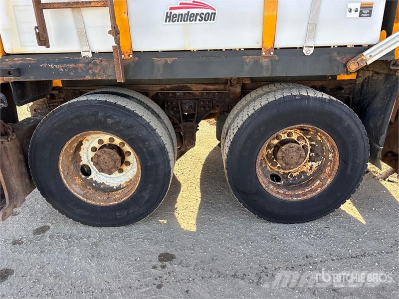 International 7600 6x4 Snow Plow Truck Municipal / general purpose vehicles