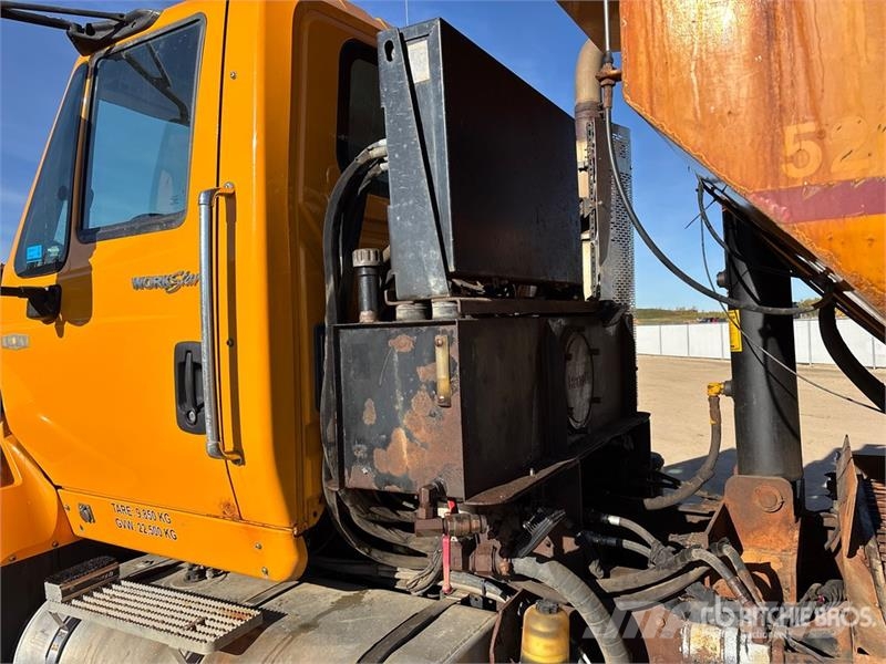 International 7600 6x4 Snow Plow Truck Municipal / general purpose vehicles