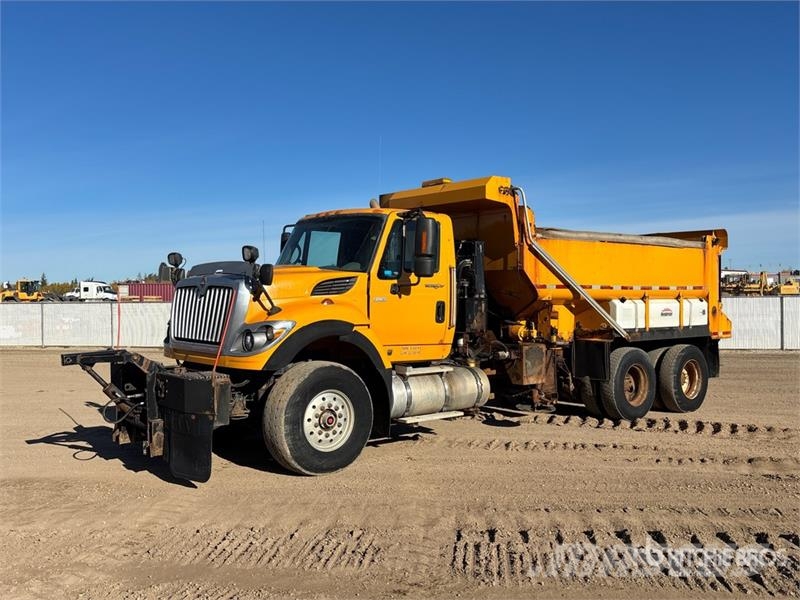 International 7600 6x4 Snow Plow Truck Municipal / general purpose vehicles