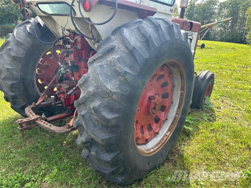International 806 2WD Tractor (Inoperable) Traktörler