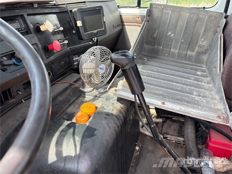 International 8100 كابينة والداخلية