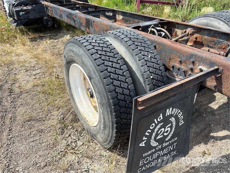 International 8100 كابينة والداخلية