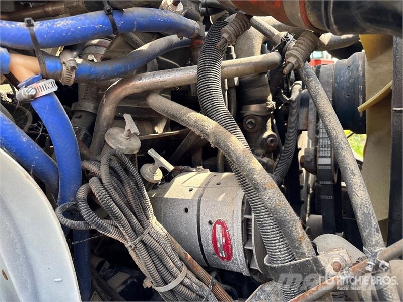 International 8100 كابينة والداخلية