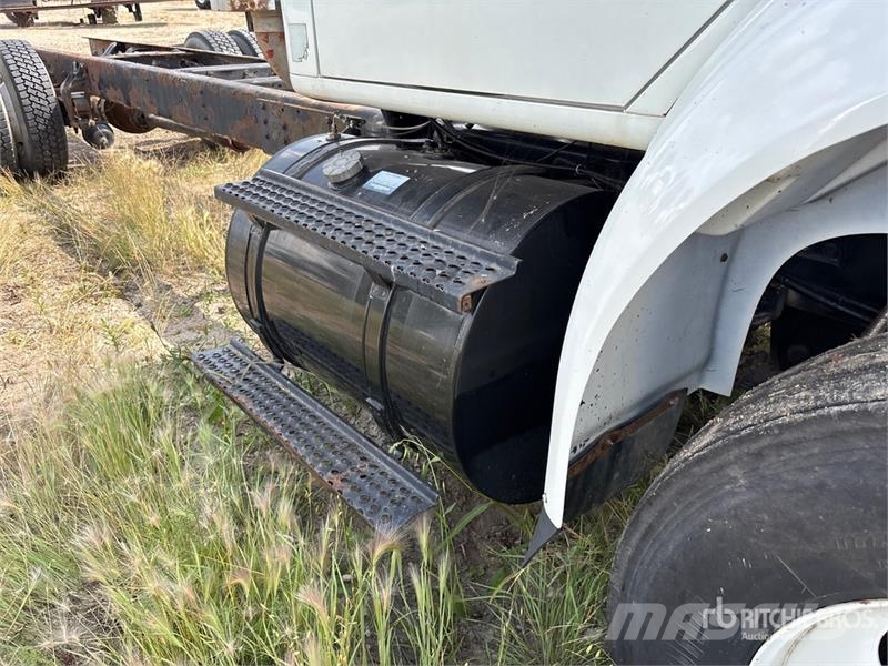 International 8100 كابينة والداخلية