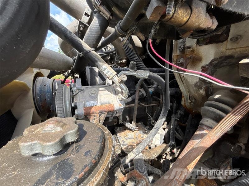 International 8100 كابينة والداخلية