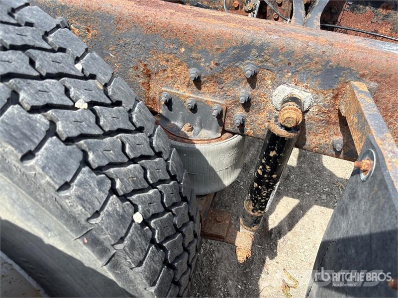 International 8100 كابينة والداخلية