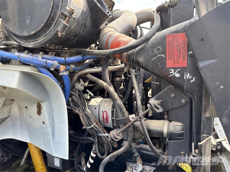 International 8100 كابينة والداخلية
