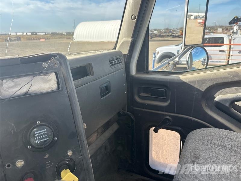 International 9100i Naudoti vilkikai