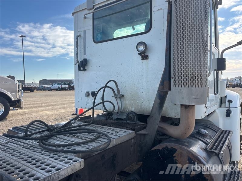 International 9100i Naudoti vilkikai