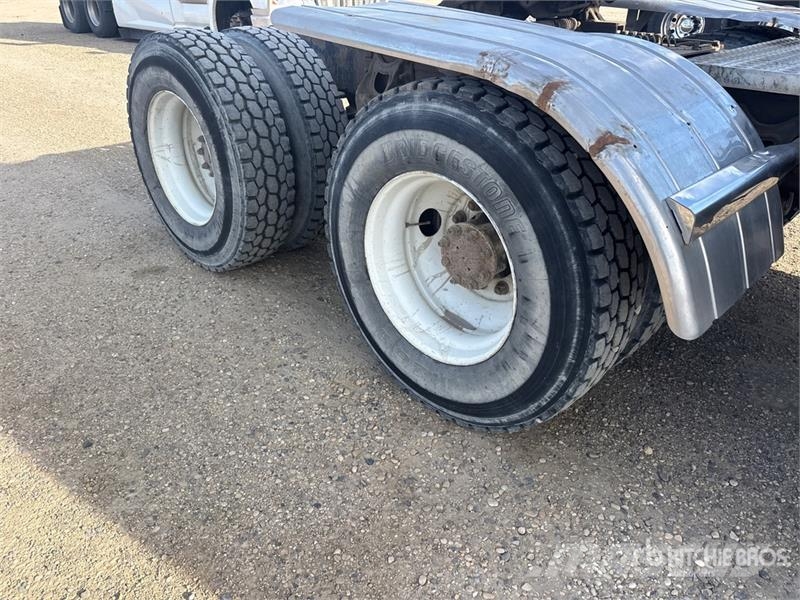 International 9100i Naudoti vilkikai