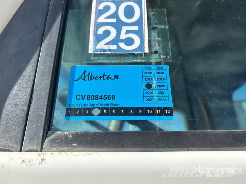 International 9100i Naudoti vilkikai