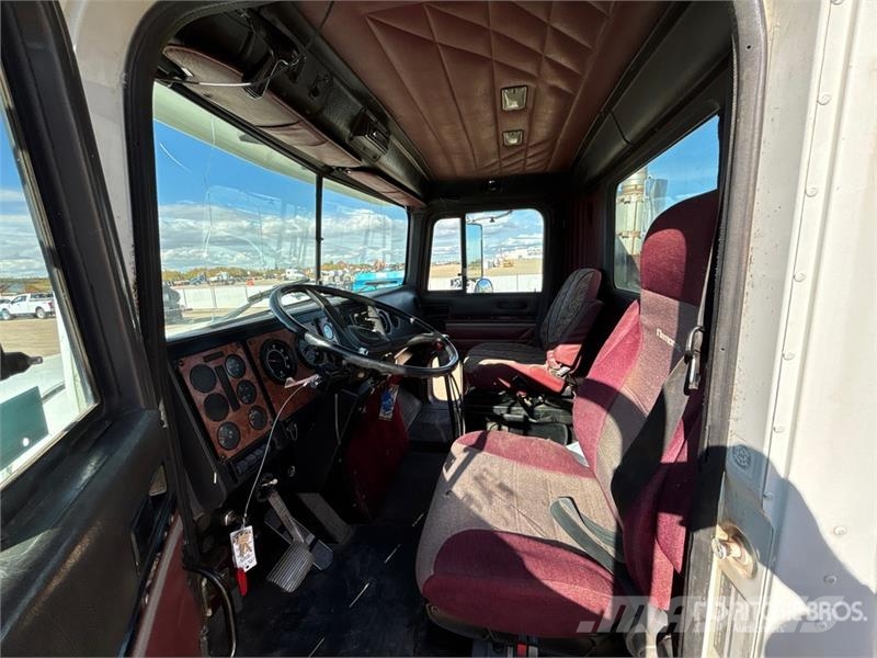 International 9200 Wassertanker