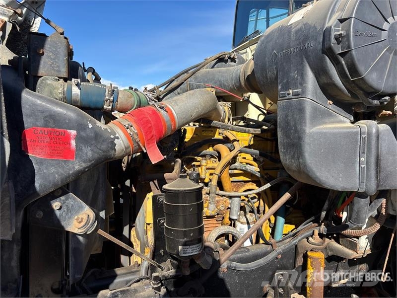 International 9200 Wassertanker