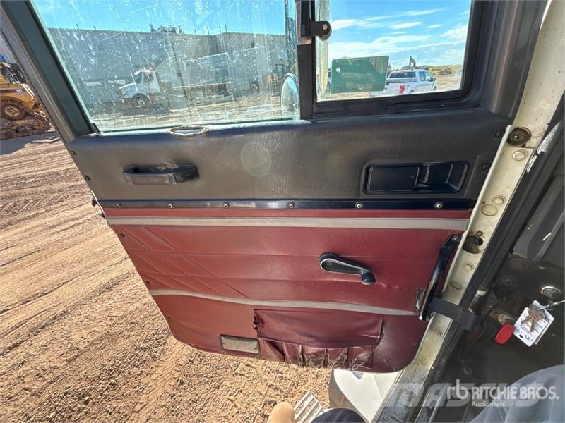 International 9200 Wassertanker