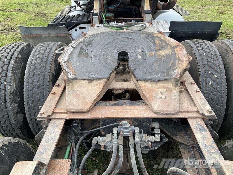 International 9200 Eagle T/A Day Cab Truck Tractor Autotractoare