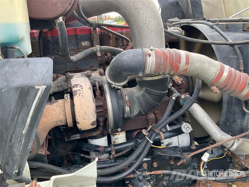 International 9200 Eagle T/A Day Cab Truck Tractor Autotractoare