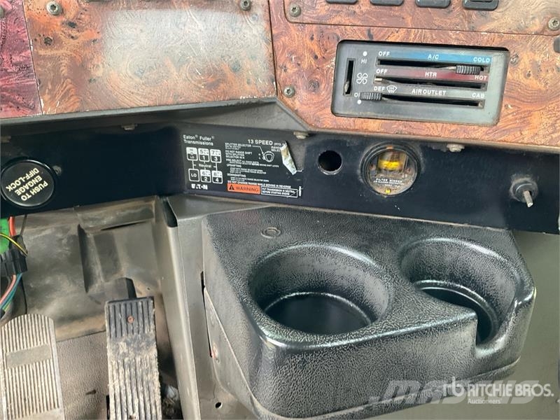 International 9200 Eagle T/A Day Cab Truck Tractor Autotractoare