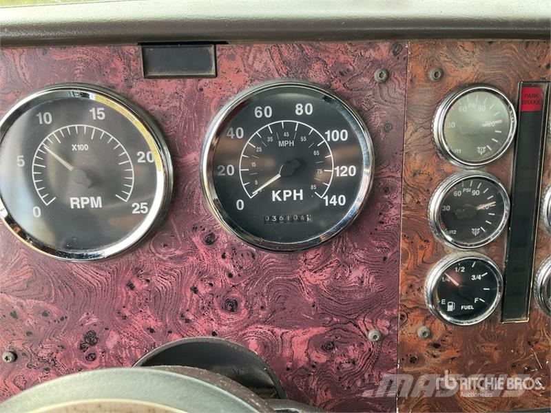 International 9200 Eagle T/A Day Cab Truck Tractor Autotractoare