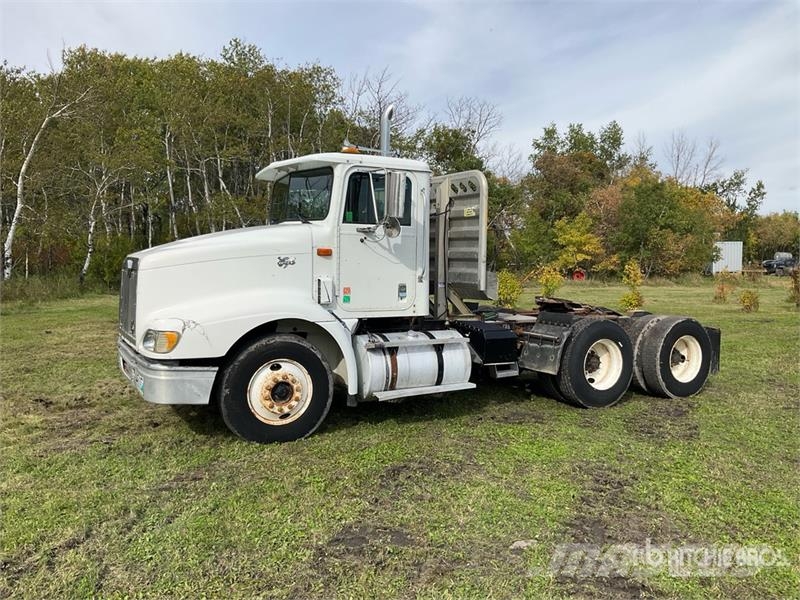 International 9200 Eagle T/A Day Cab Truck Tractor Autotractoare