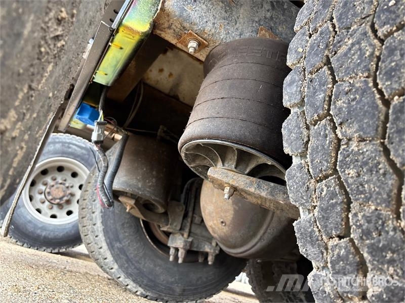 International 9200i Φορτηγά Ανατροπή