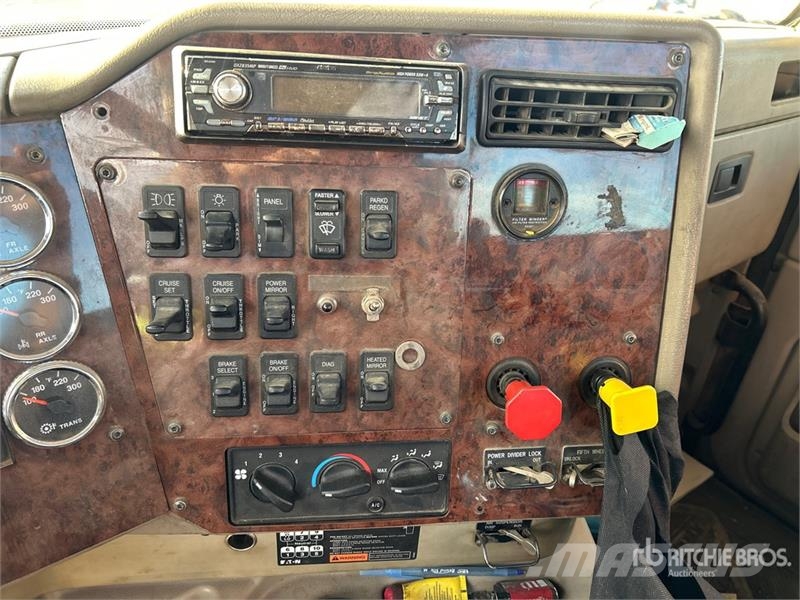 International 9200i Тягачі