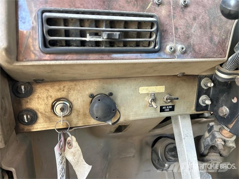 International 9200i Тягачі