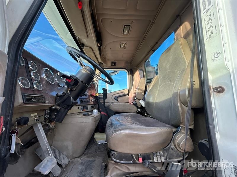 International 9200i Тягачі