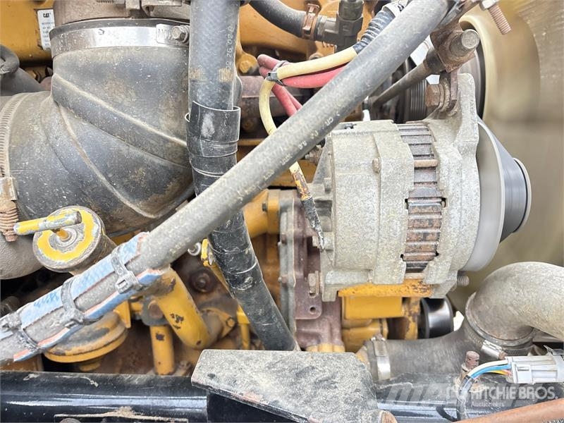 International 9200i 6x4 Cab and Chassis كابينة والداخلية