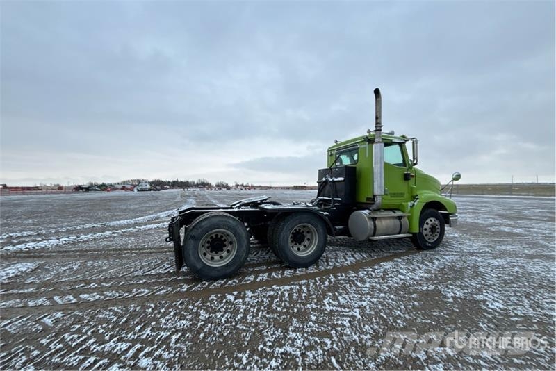 International 9200i 6x4 Cab and Chassis كابينة والداخلية