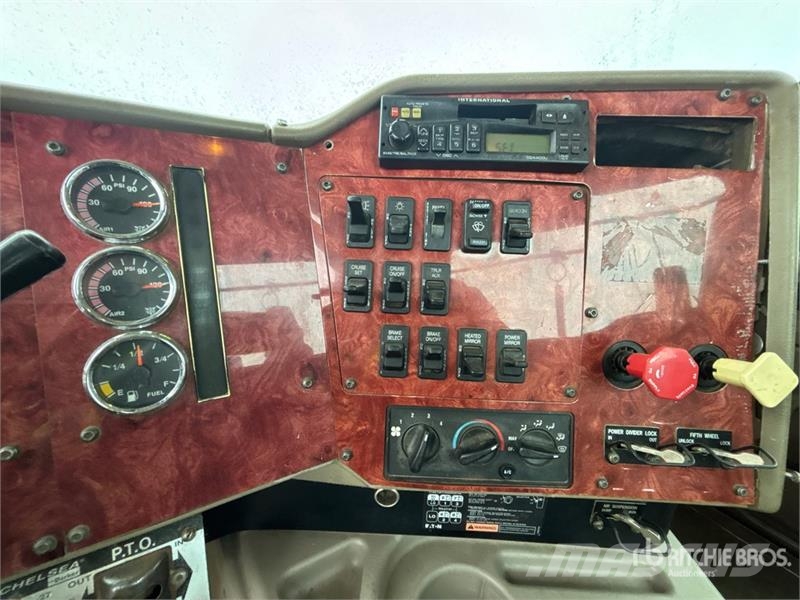 International 9200i 6x4 Cab and Chassis كابينة والداخلية