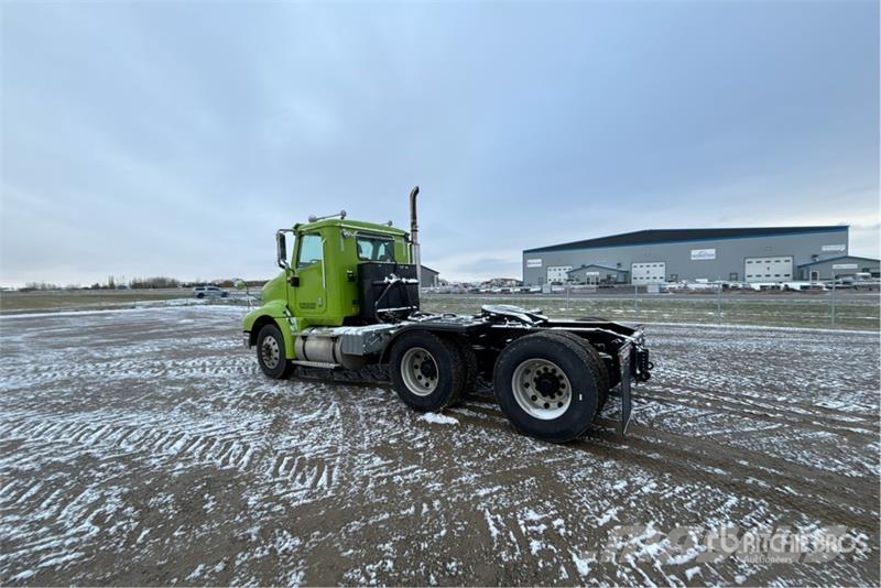 International 9200i 6x4 Cab and Chassis كابينة والداخلية