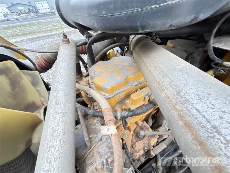 International 9200i 6x4 Cab and Chassis كابينة والداخلية