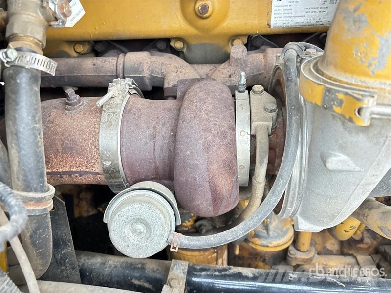 International 9200i 6x4 Cab and Chassis كابينة والداخلية
