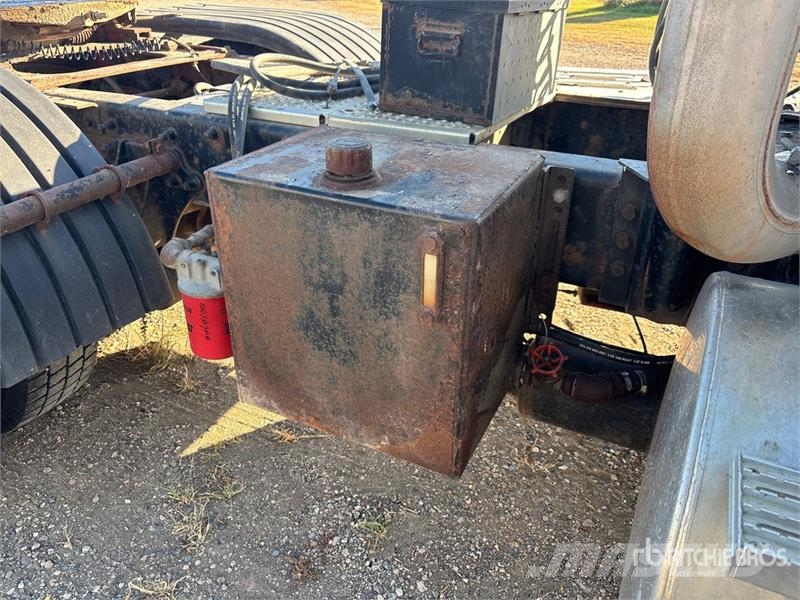 International 9200I Eagle T/A Day Cab Truck Tractor Sattelzugmaschinen