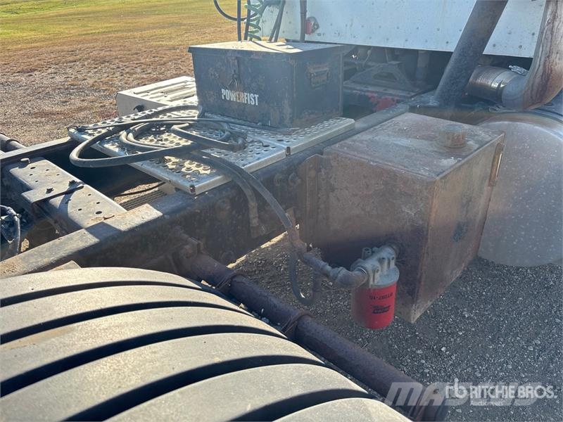 International 9200I Eagle T/A Day Cab Truck Tractor Sattelzugmaschinen