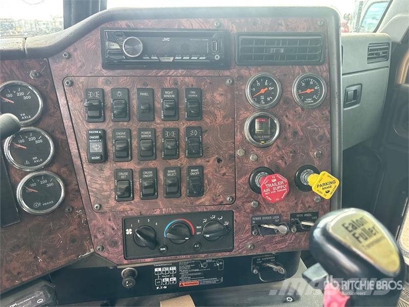 International 9200ISBA Τράκτορες