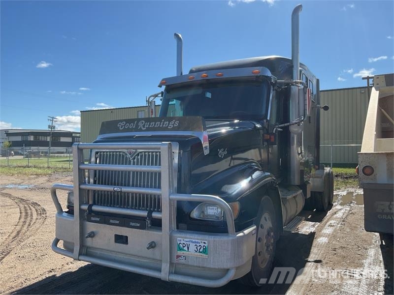 International 9400i 6x4 T/A Sleeper Truck Tractor Nyergesvontatók