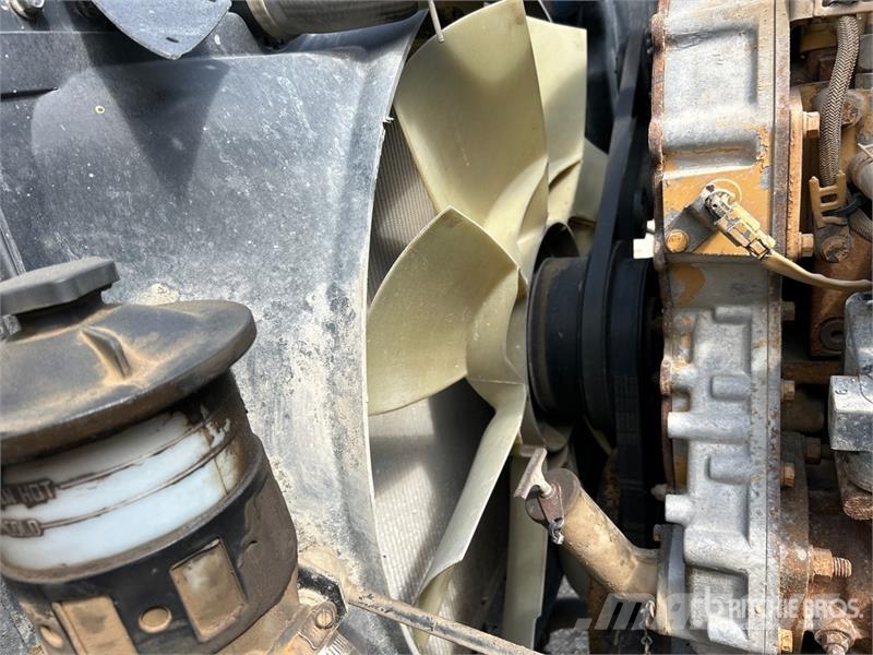 International 9400i 6x4 T/A Dump Truck Грузовики-Самосвалы
